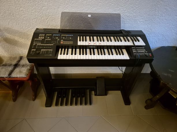 Орган Yamaha Electone HC4