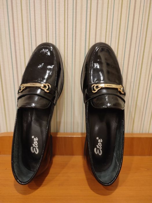 Кожаные лоферы р.37