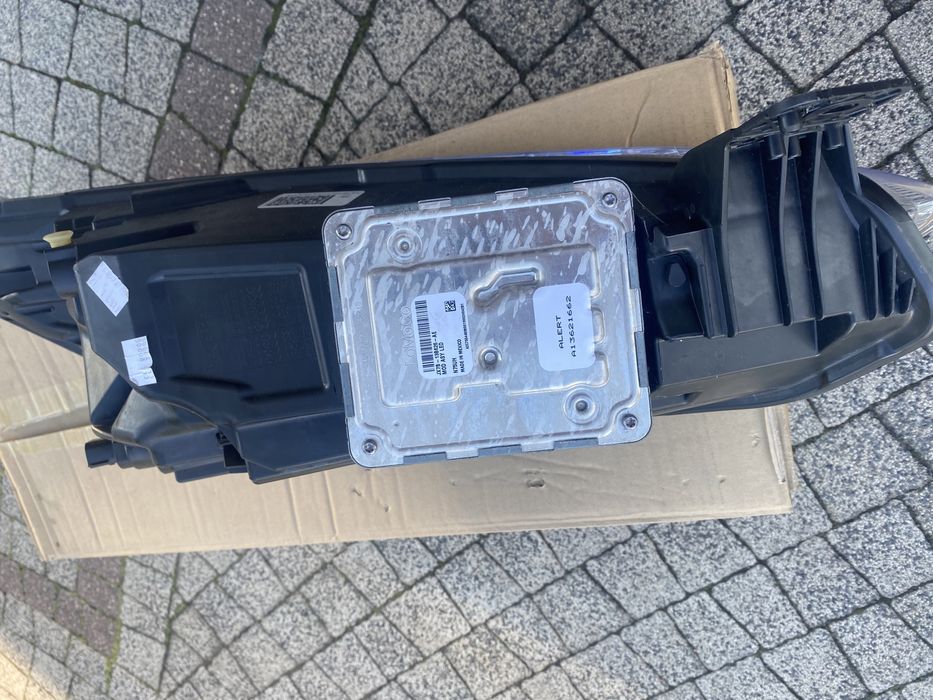 Lewa lampa full leed ford focus mk 4