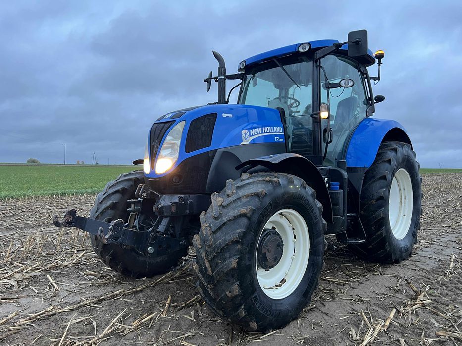 New Holland T7. 200