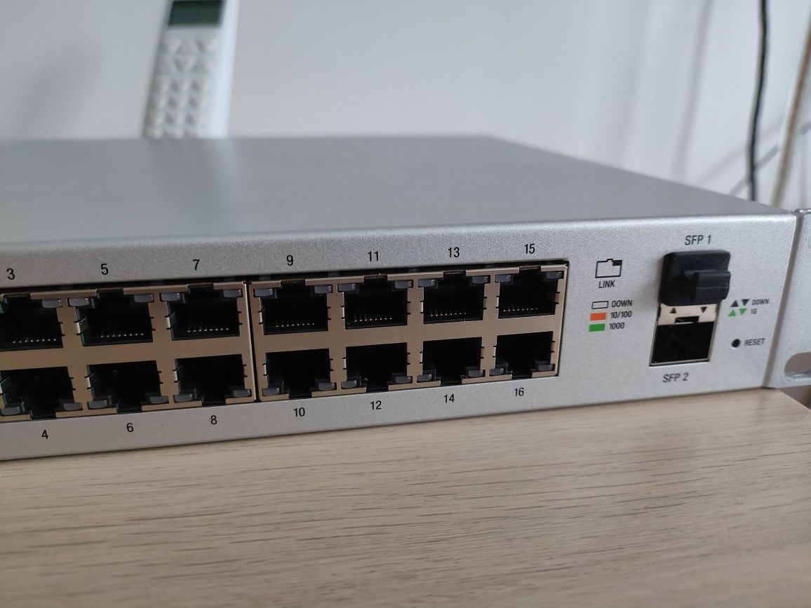 Switch Ubiquiti Unifi 16x1GbE POE+ 2x1GbE US-16