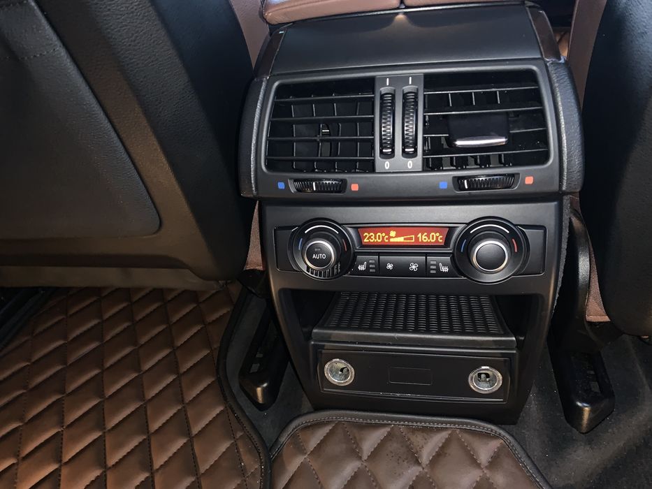 Продам BMW X5 е70 Biturbo