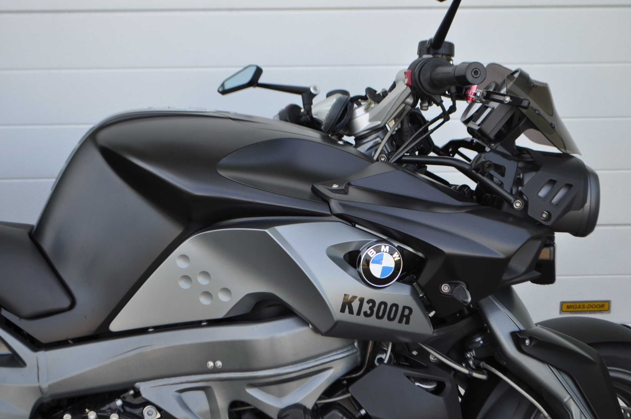 BMW K1300R r.2011 ABS ASC ESA quickshifter kufry ARROW k 1300 r RATY