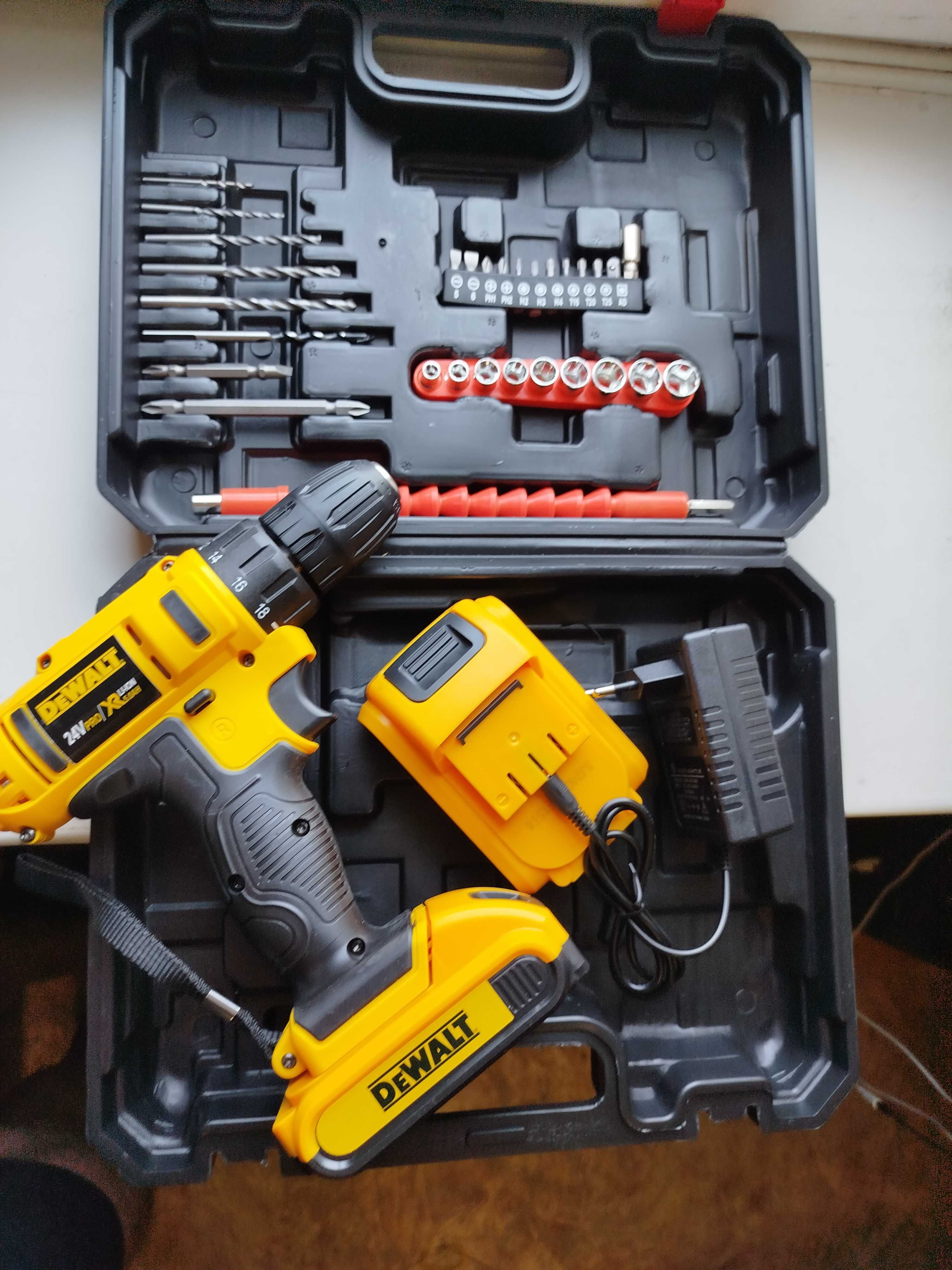 Акумуляторний шуруповерт Dewalt 2 акумулятори 24V 5A інструмент кейс