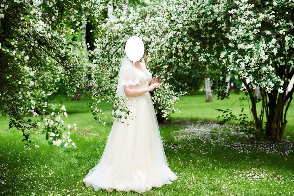 Весільне плаття. Стан чудовий. Колір Айворі