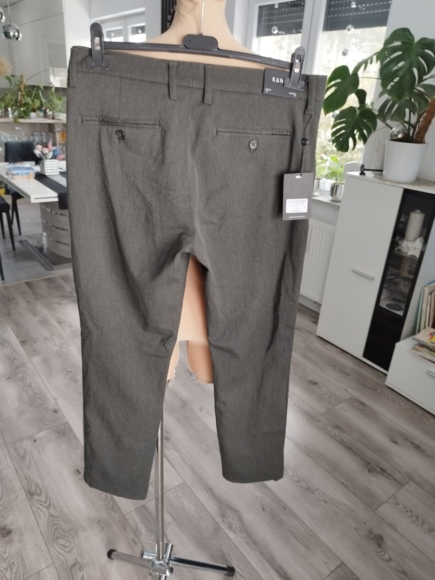 W33 L 30 Kantt nowe spodnie chinosy męskie duńskie
