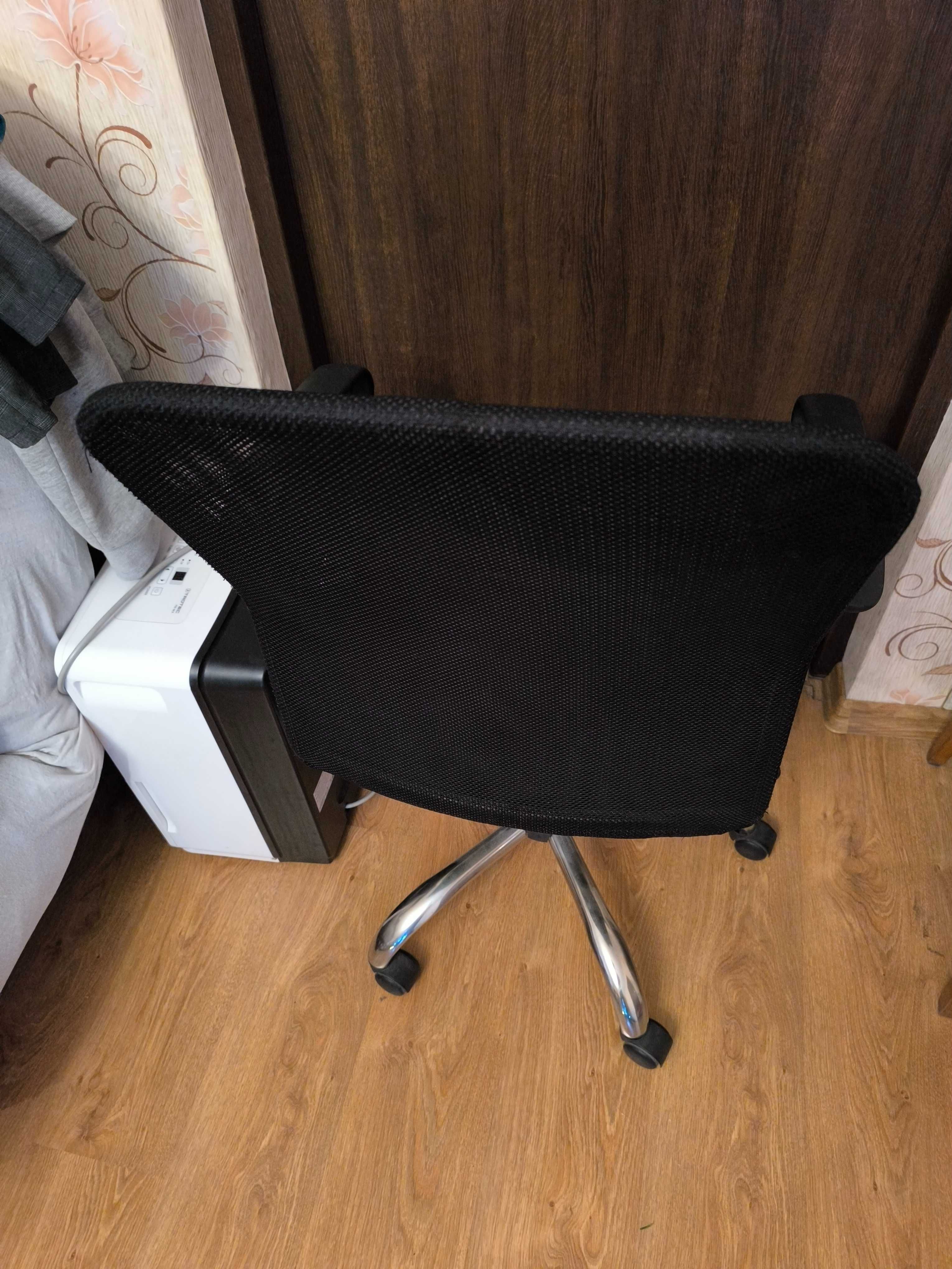 Fotel biurowy obrotowy bujany jeżdżący krzesło do biurka gamingowy