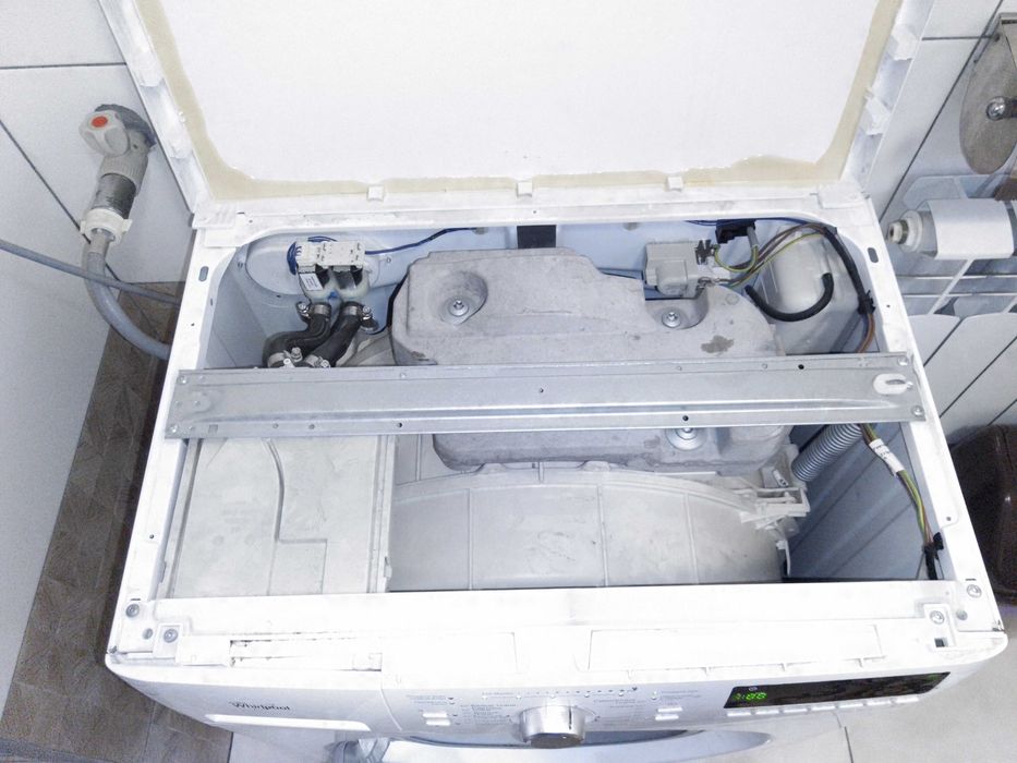 Пральна машинка Whirpool AWSX 73213. Продаж цілої або розбірка.