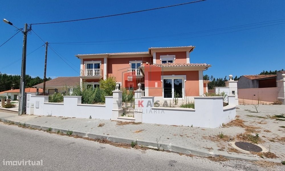 Moradia Isolada com 12 divisões