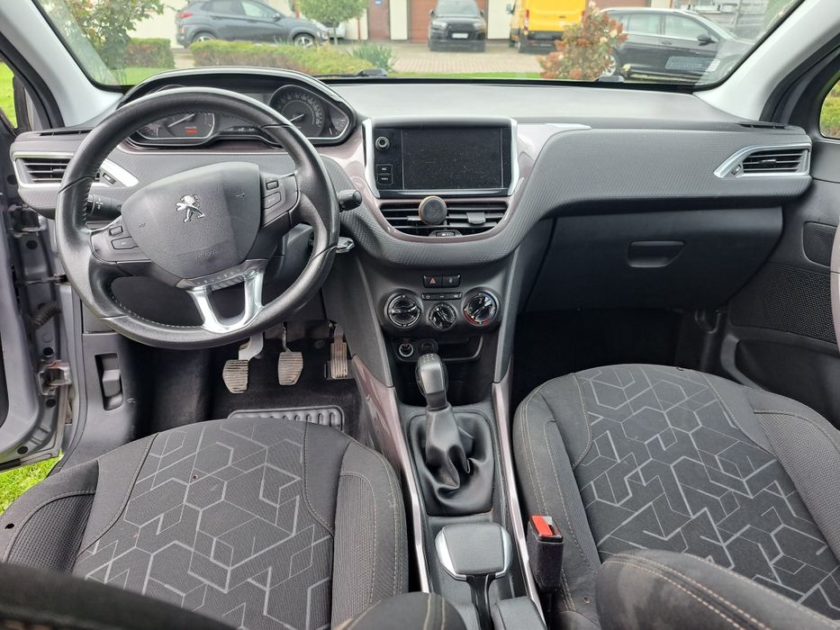 Peugeot 2008 1.2 benz 15r