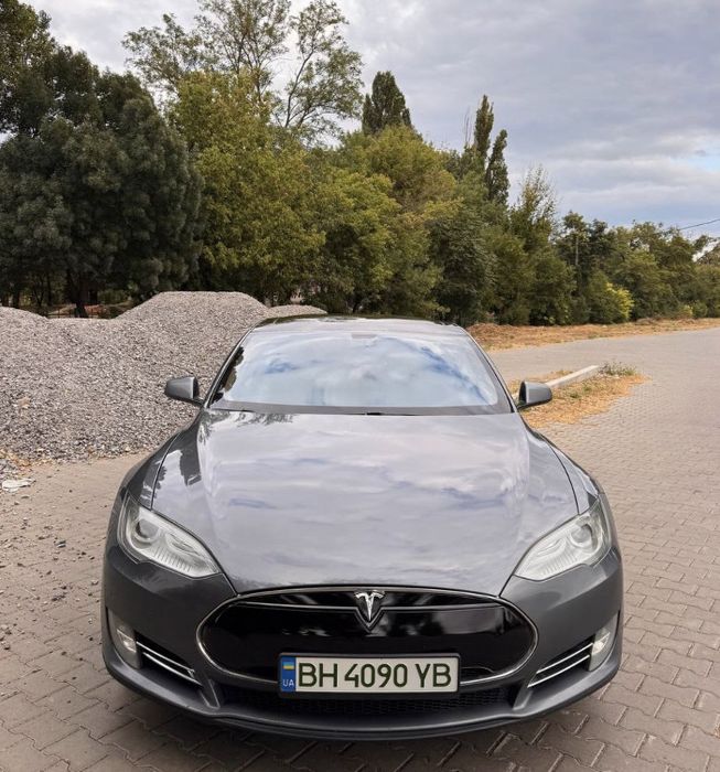 Tesla Model S P85, Пневма, 360 км запас ходу, В чудовому стані