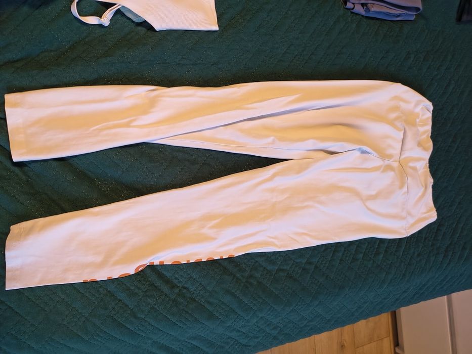 Legginsy białe wygodne