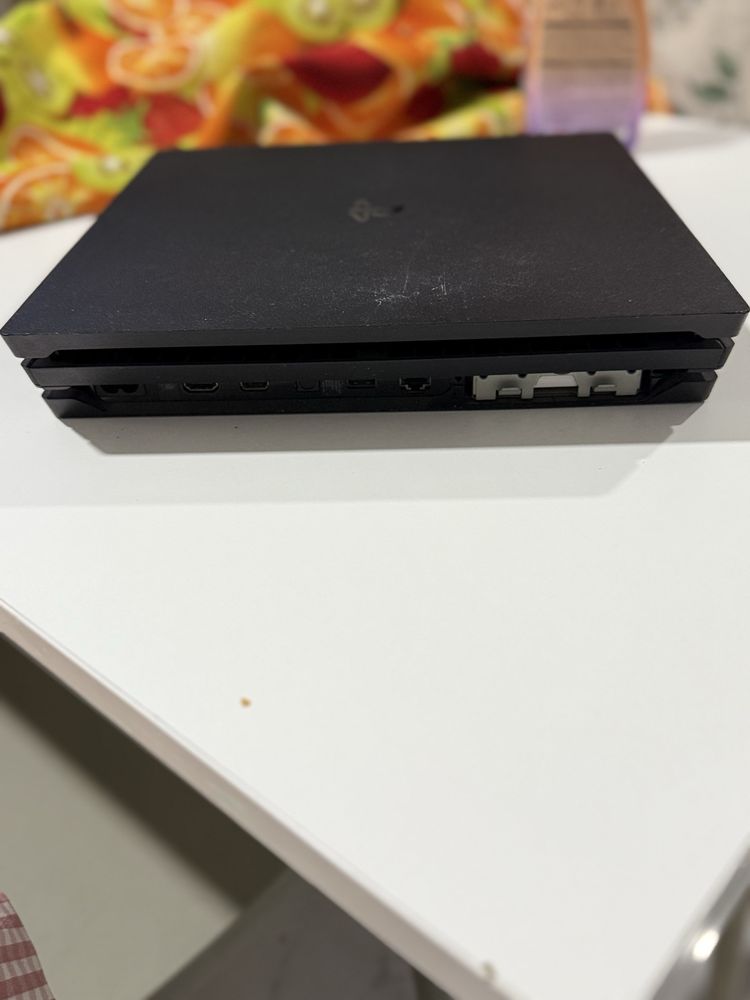 Ps4 pro 1tb.