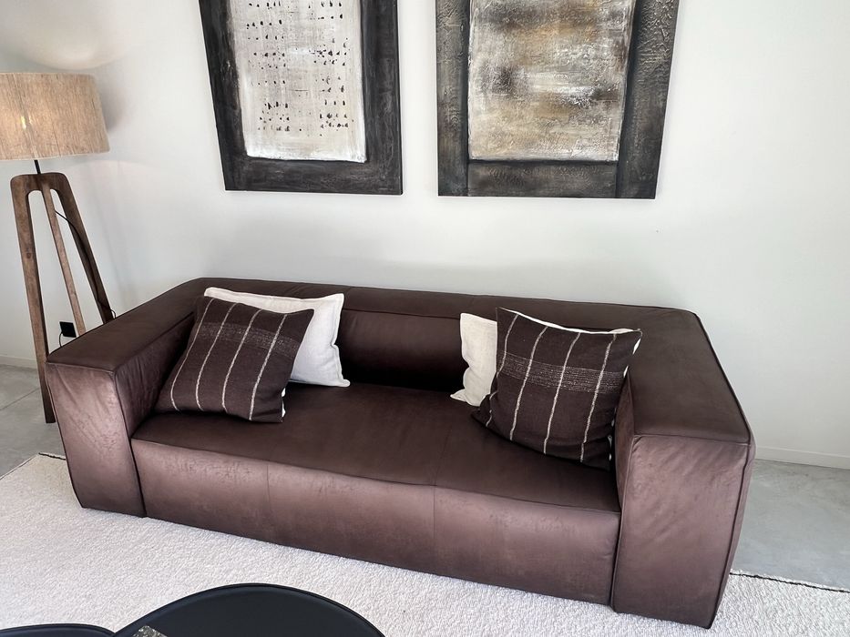 Sofa em pele com conjunto de almofadas zara home - NOVO