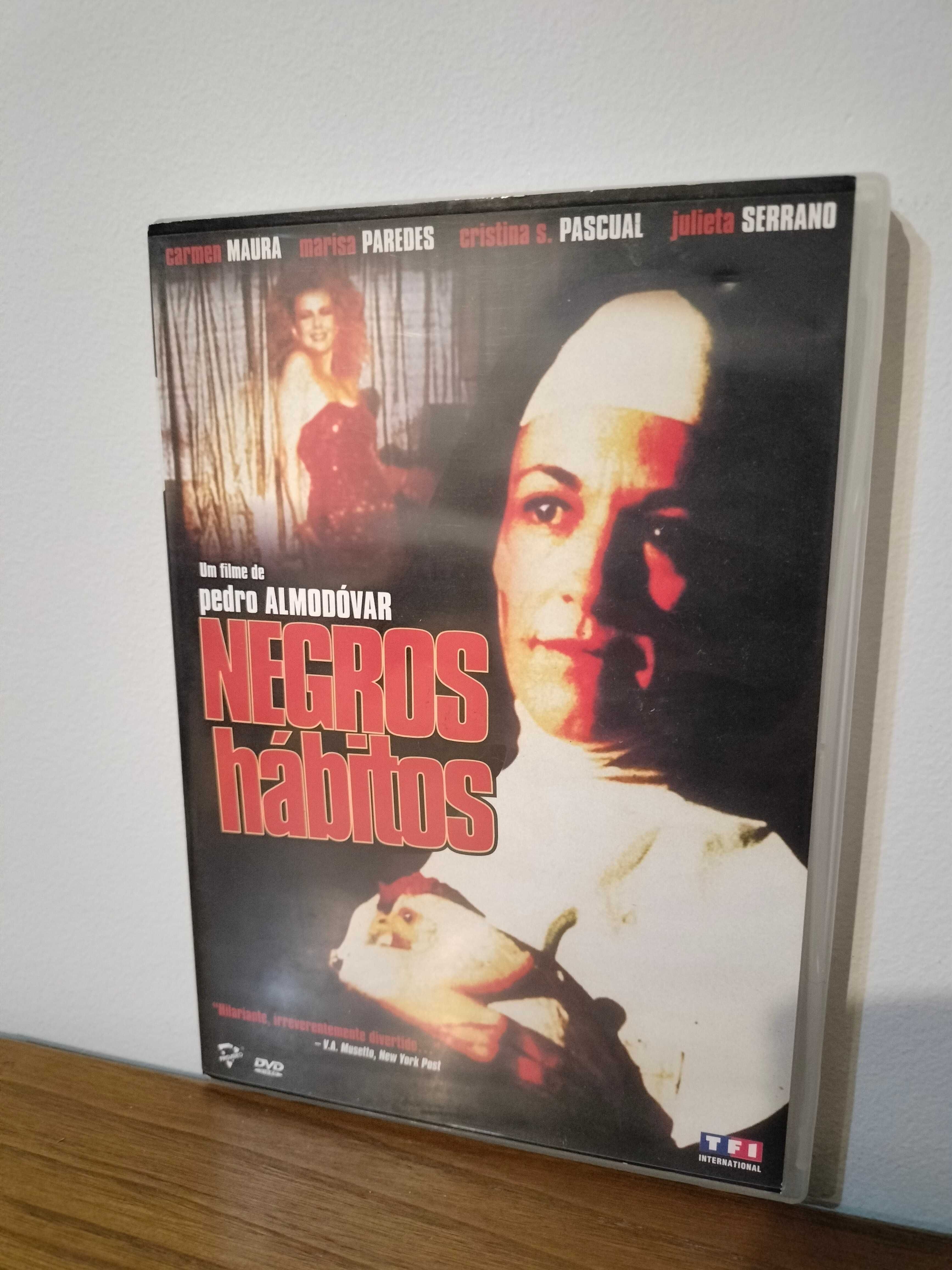 Filme DVD: Negros Hábitos - Dark Habits