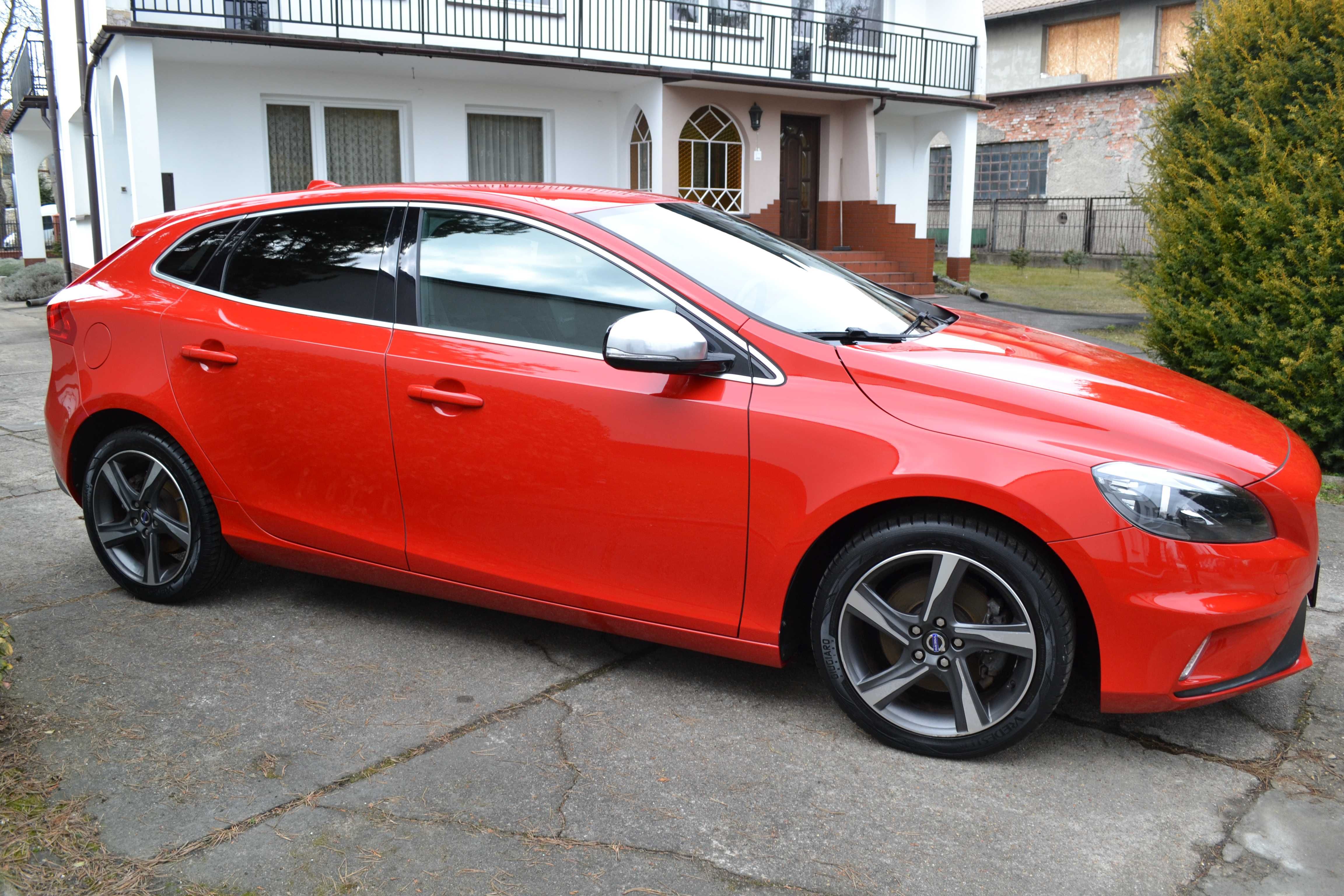 Volvo V-40 R-Design 1.6 Benzyna Zegary TFT Zadbane Śliczne Wyposażone