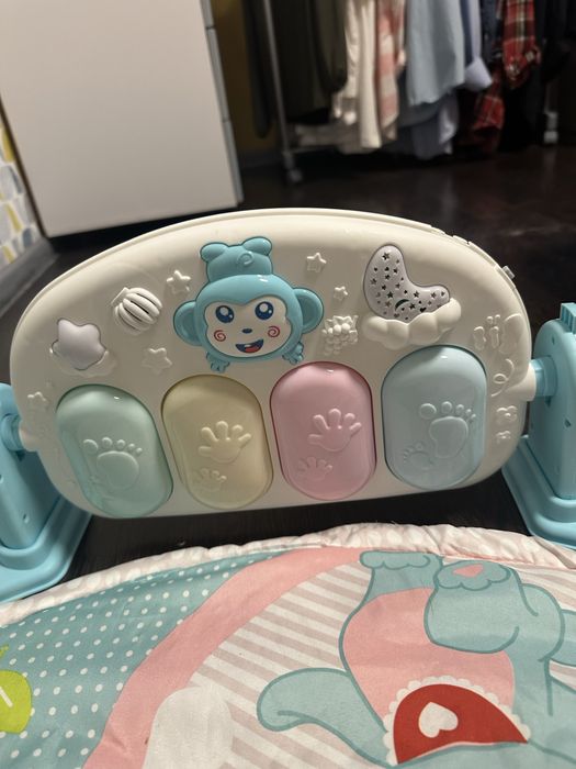 Килимок для немовляти розвиваючий