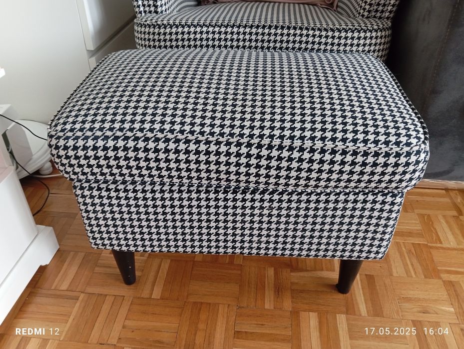 Podnóżek Strandmon, Ikea, pepitka