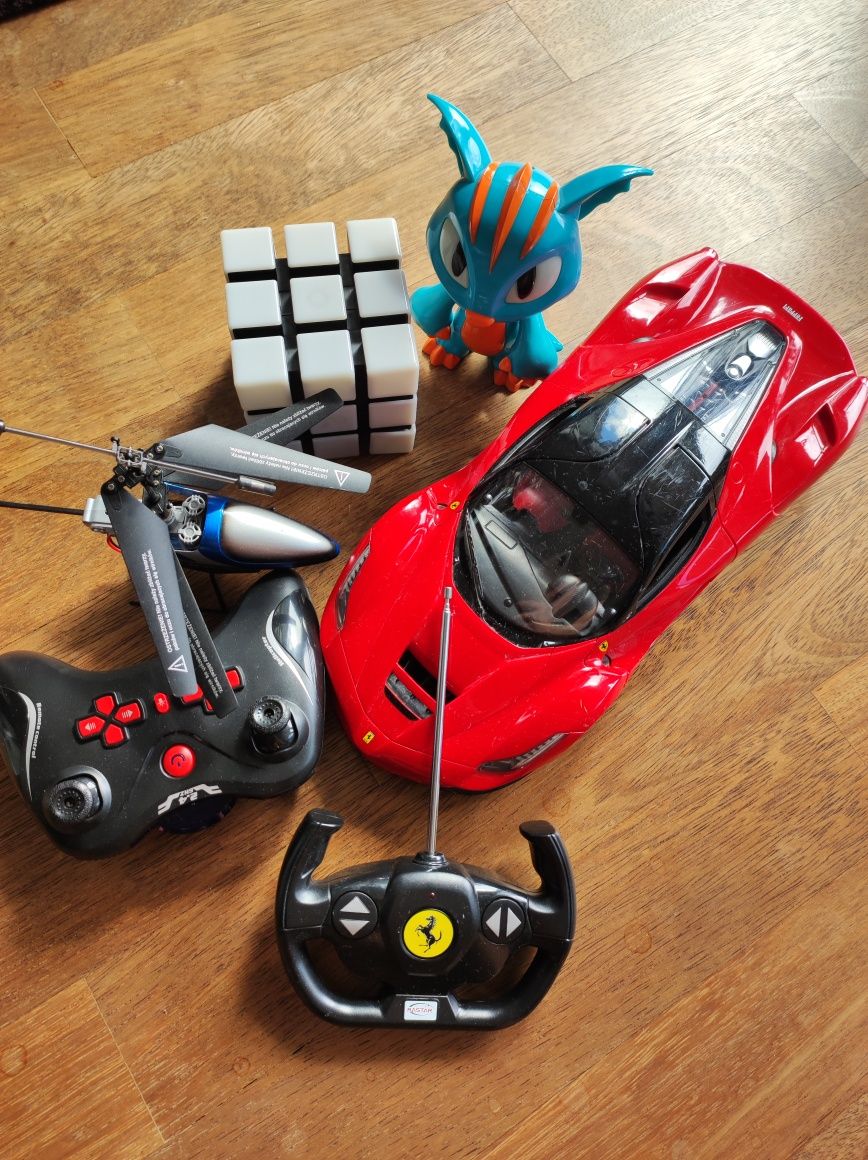 Uszkodzone zabawki, sterowany Ferrari