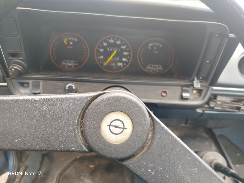 Opel Ascona 2.0 D - Peças