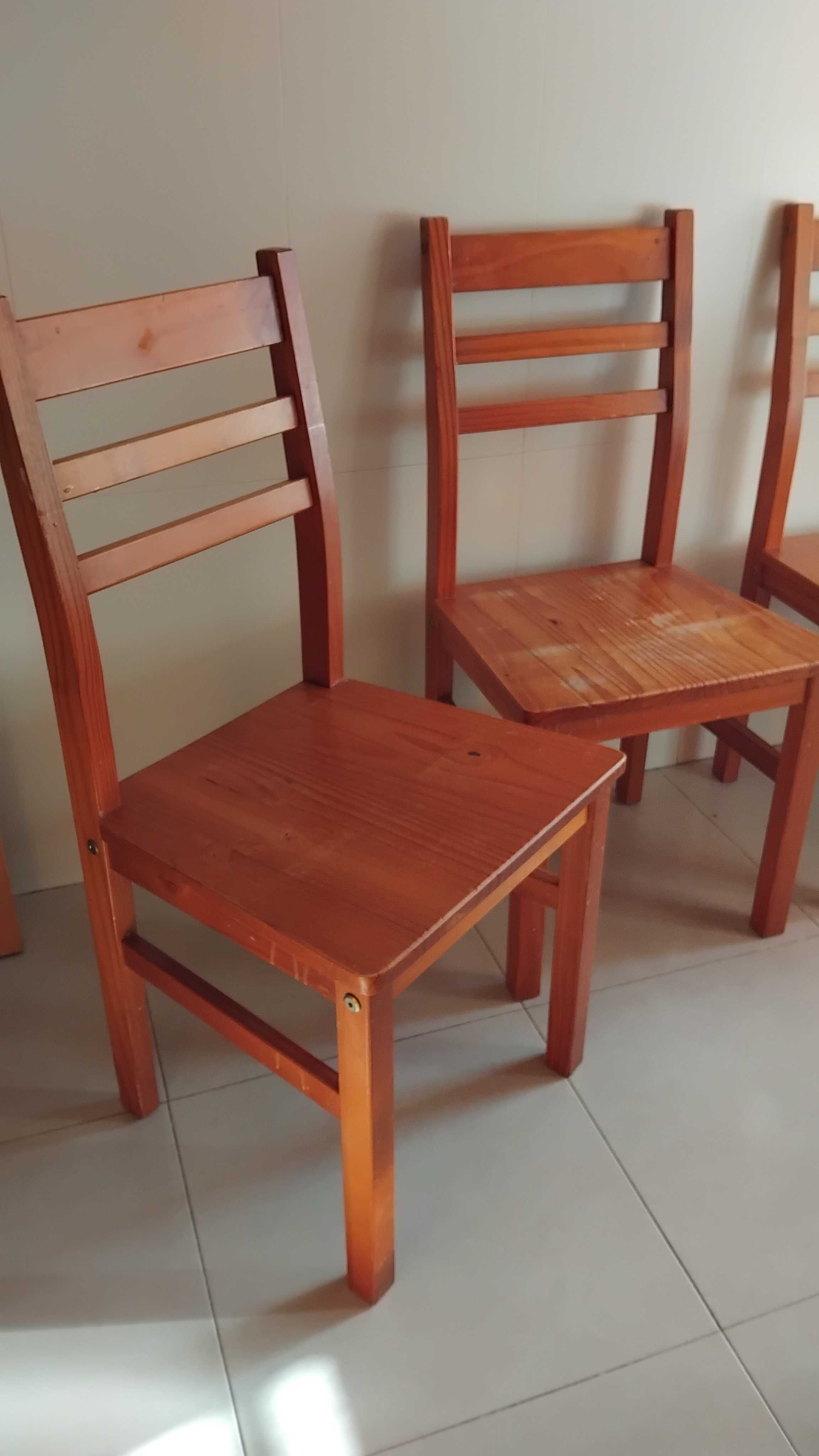 Mesa de cozinha + 4 cadeiras