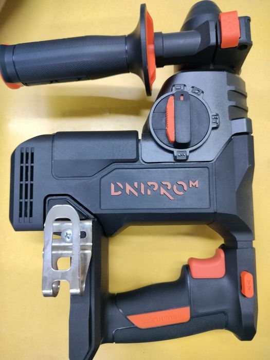 Перфоратор акумуляторний Dnipro -M. Без АКБ І ЗП.