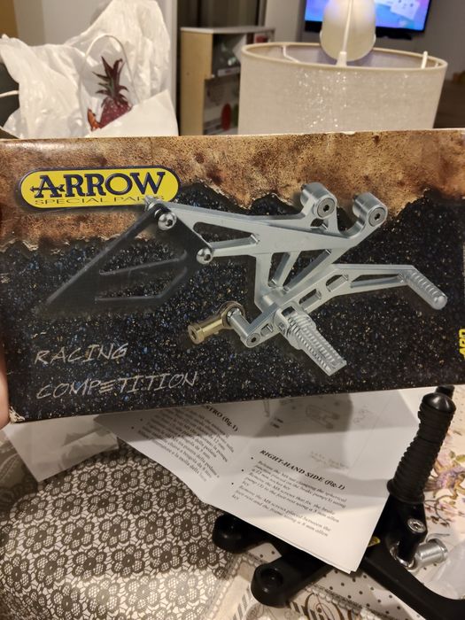 Kit Suportes Pousa pés condutor Kawasaki ZX10R 04-05