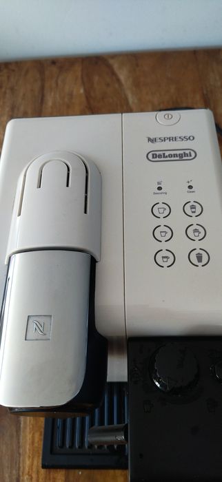 Ekspres do kawy DeLonghi Nespresso kapsułki