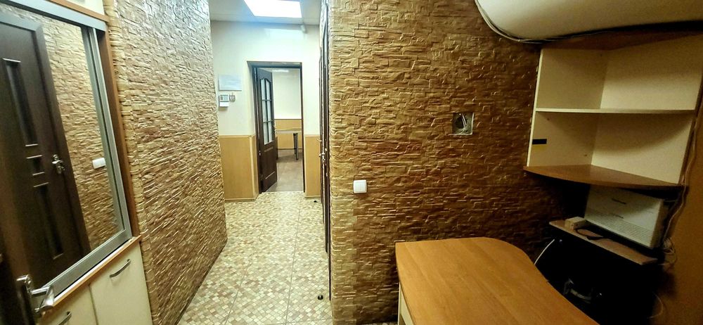 Продаж приміщення, БЕЗПЕЧНЕ місце, вул. Незалежної України, буд. 40-А.