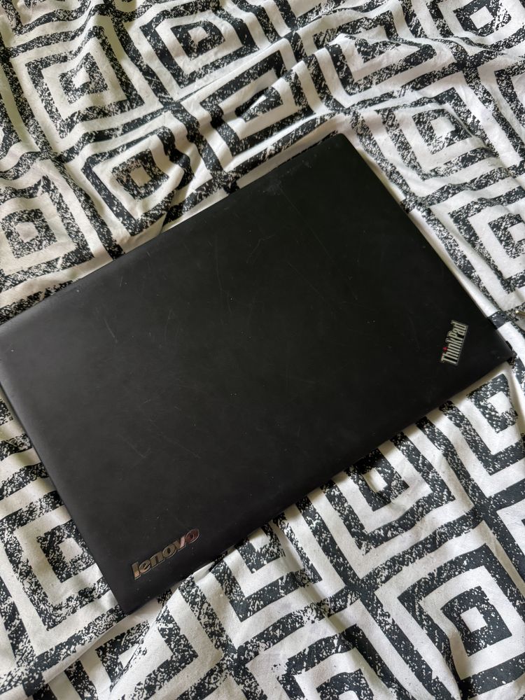 Thinkpad x1 carbon gen1 - uszkodzony, bez dysku twardego.
