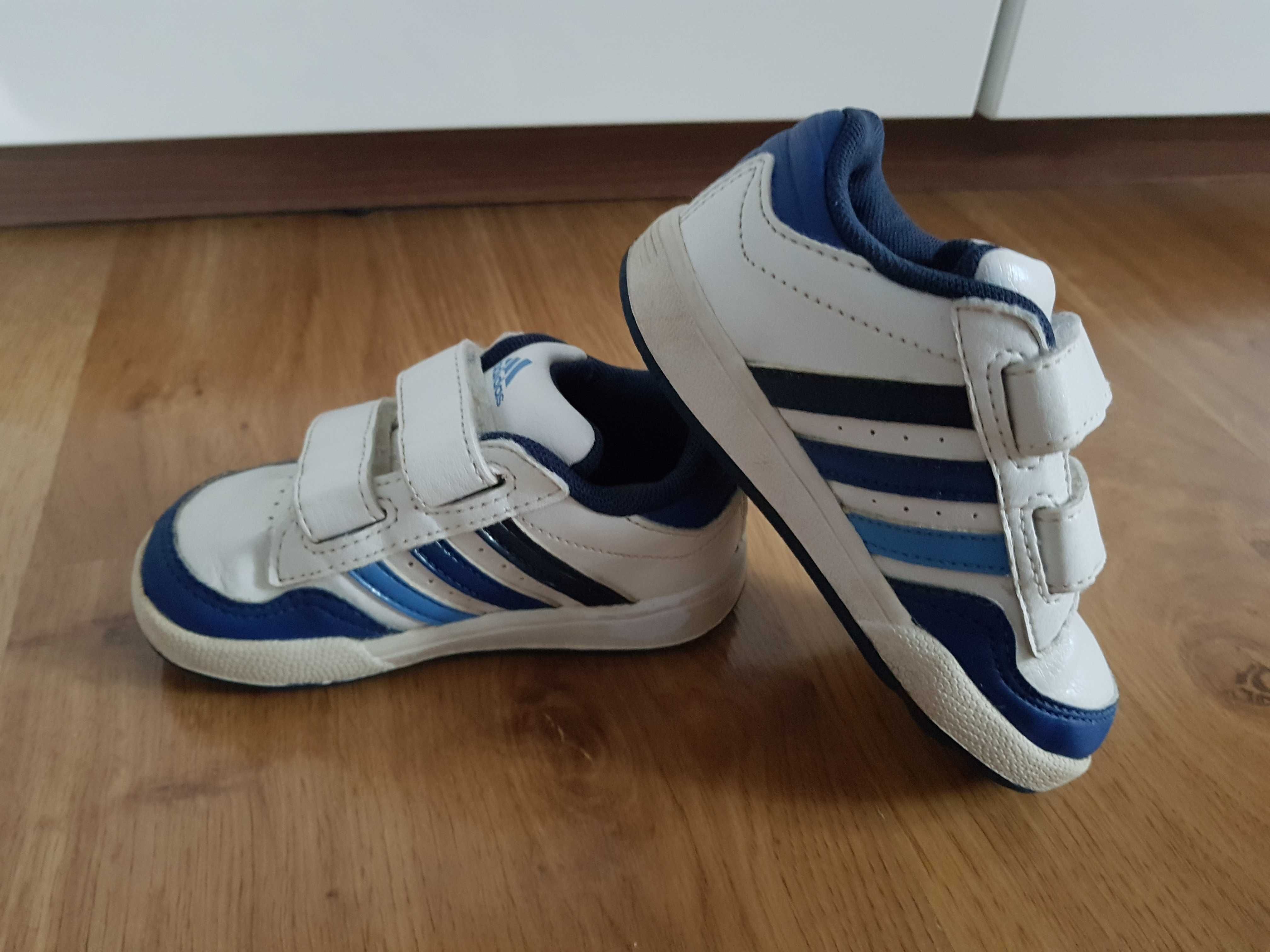 Biało- granatowe buty Adidas 22