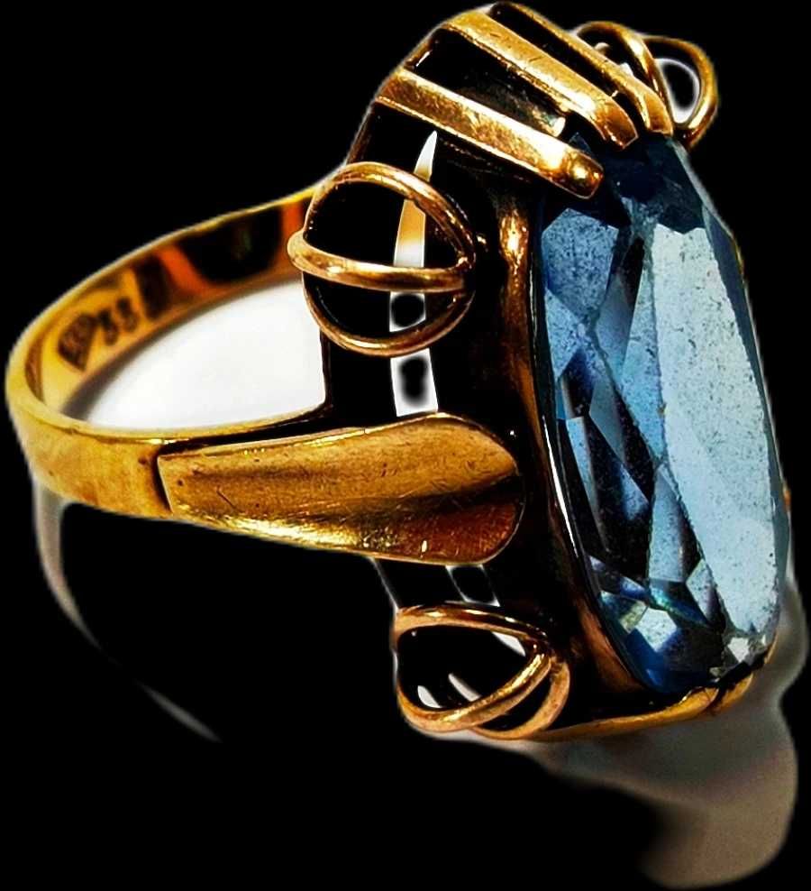 Piękny złoty pierścionek z dużym błękitnym kamieniem 333 5,31 g