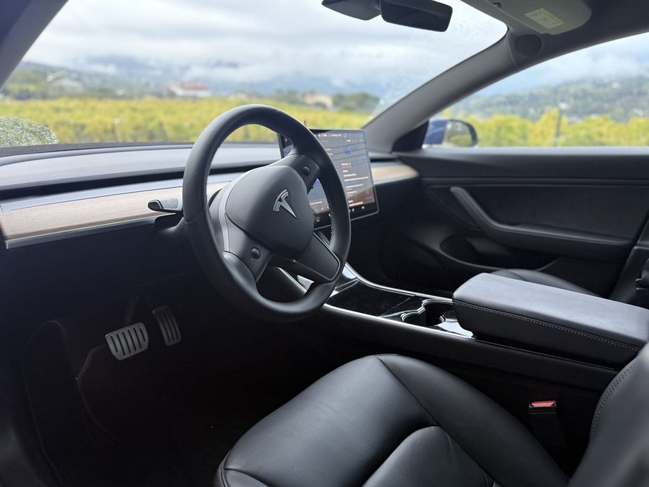 Tesla Model 3 long range Performance