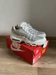 Białe brokatowe nike air max 95
