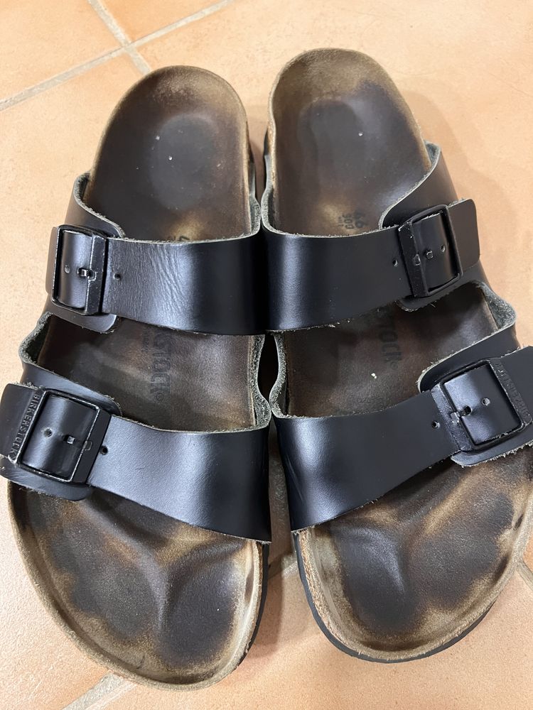 Birkenstock pretos pele