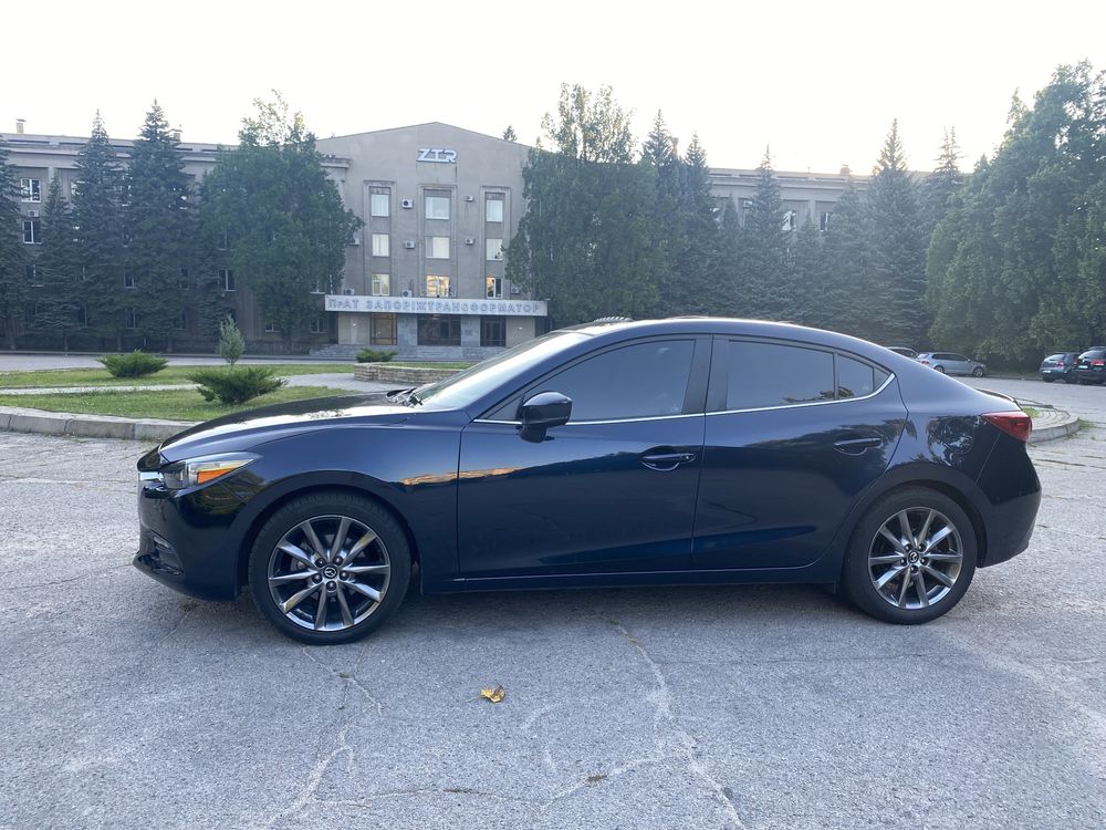 Продам Mazda 3 2018