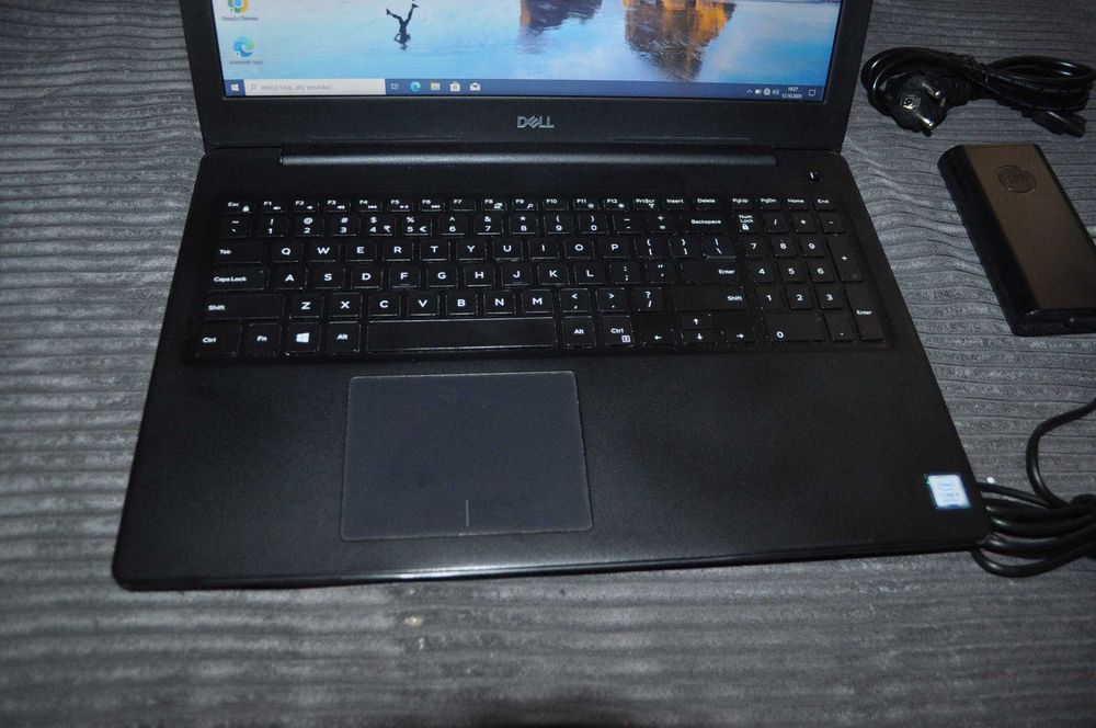 Dell Latitude 3590 15,6 " i5-8250U 16Gb ddr4 512Gb ssd Win10P  FHD bat