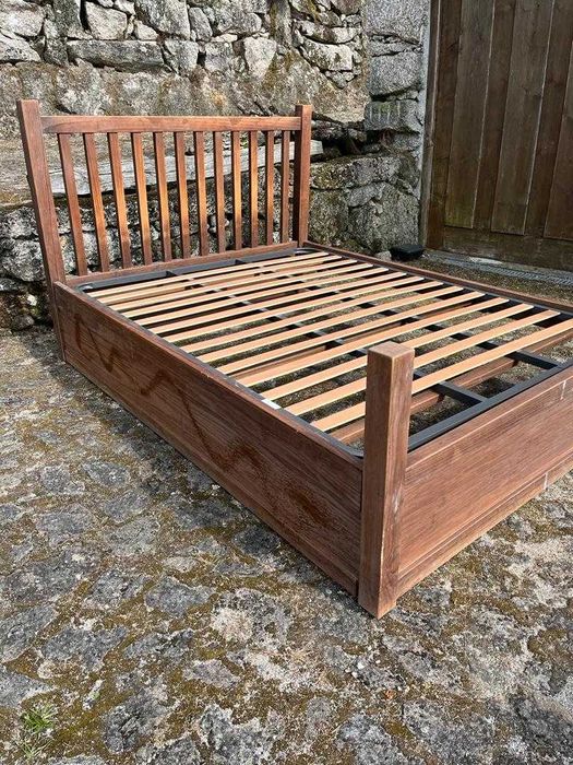 Cama de casal rústica de madeira. #2