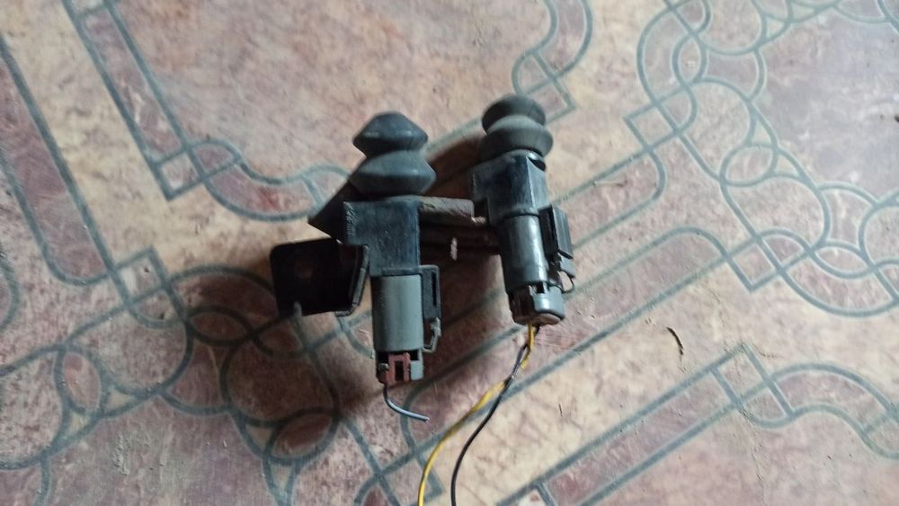 Кнопка капота Датчик капота Nissan Qashqai j10