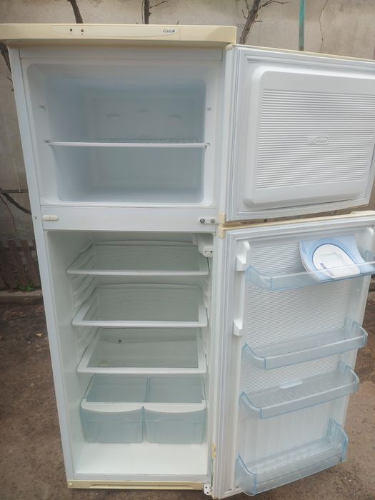 Срочно продаю холодильник в рабочем состоянии