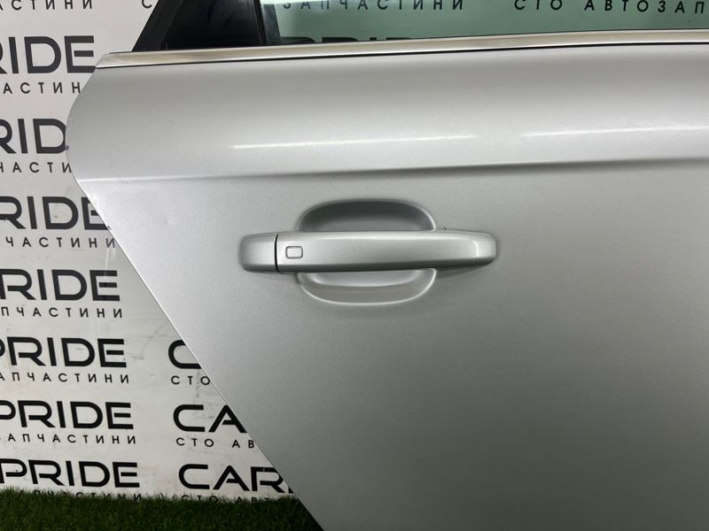 Дверь задняя правая AUDI A4 B8 2.0 2012