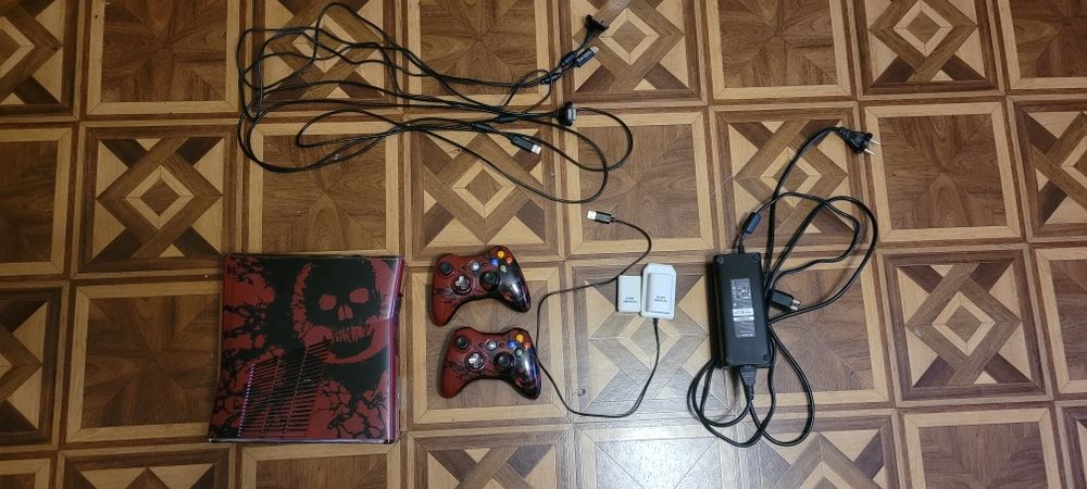 Xbox 360 slim Gears of war edition