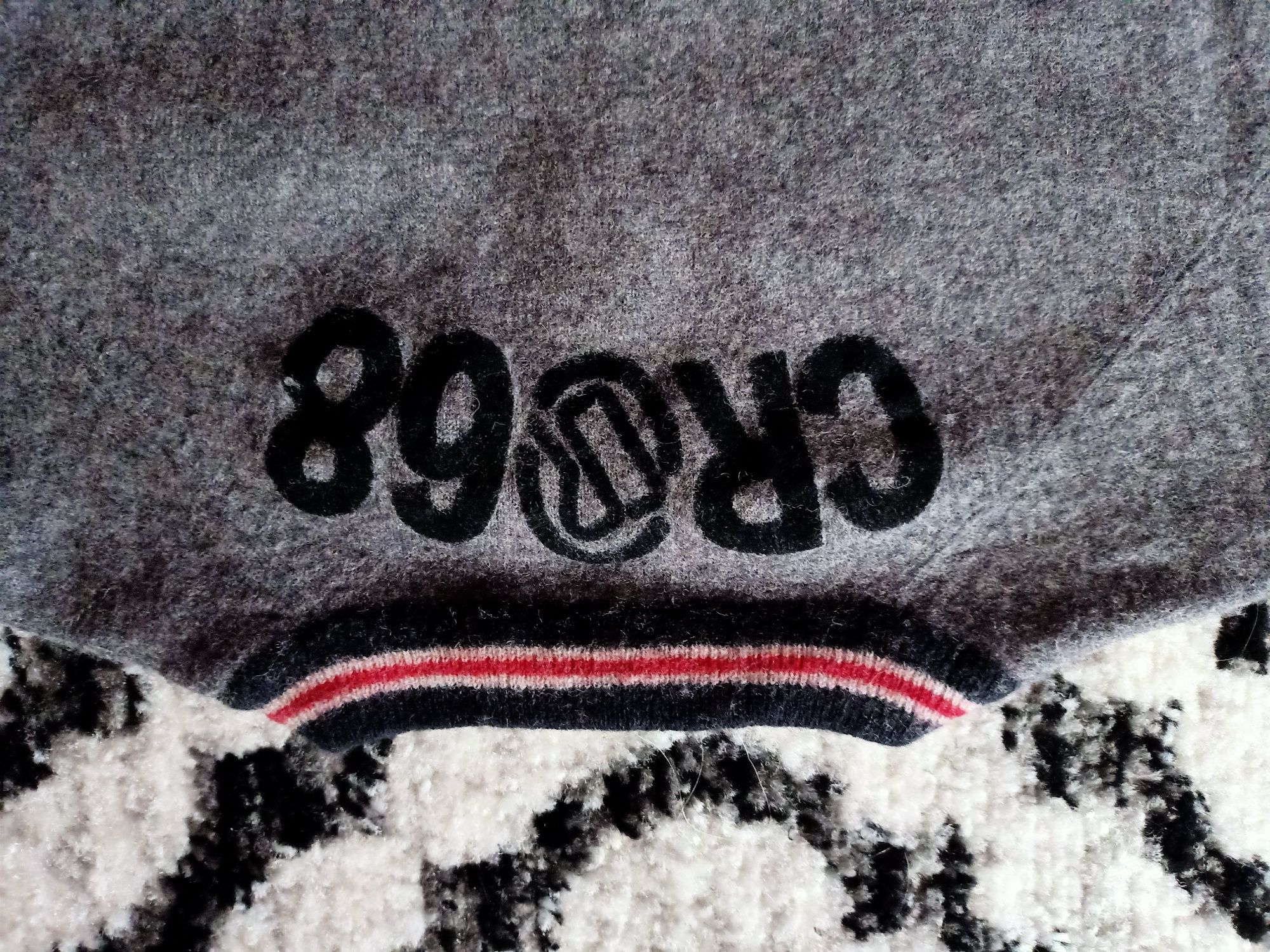 Szary, wełniany sweterek dla chłopca, rozm.134