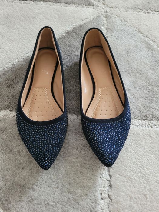Baleriny damskie granatowe 36, lekko połyskujące