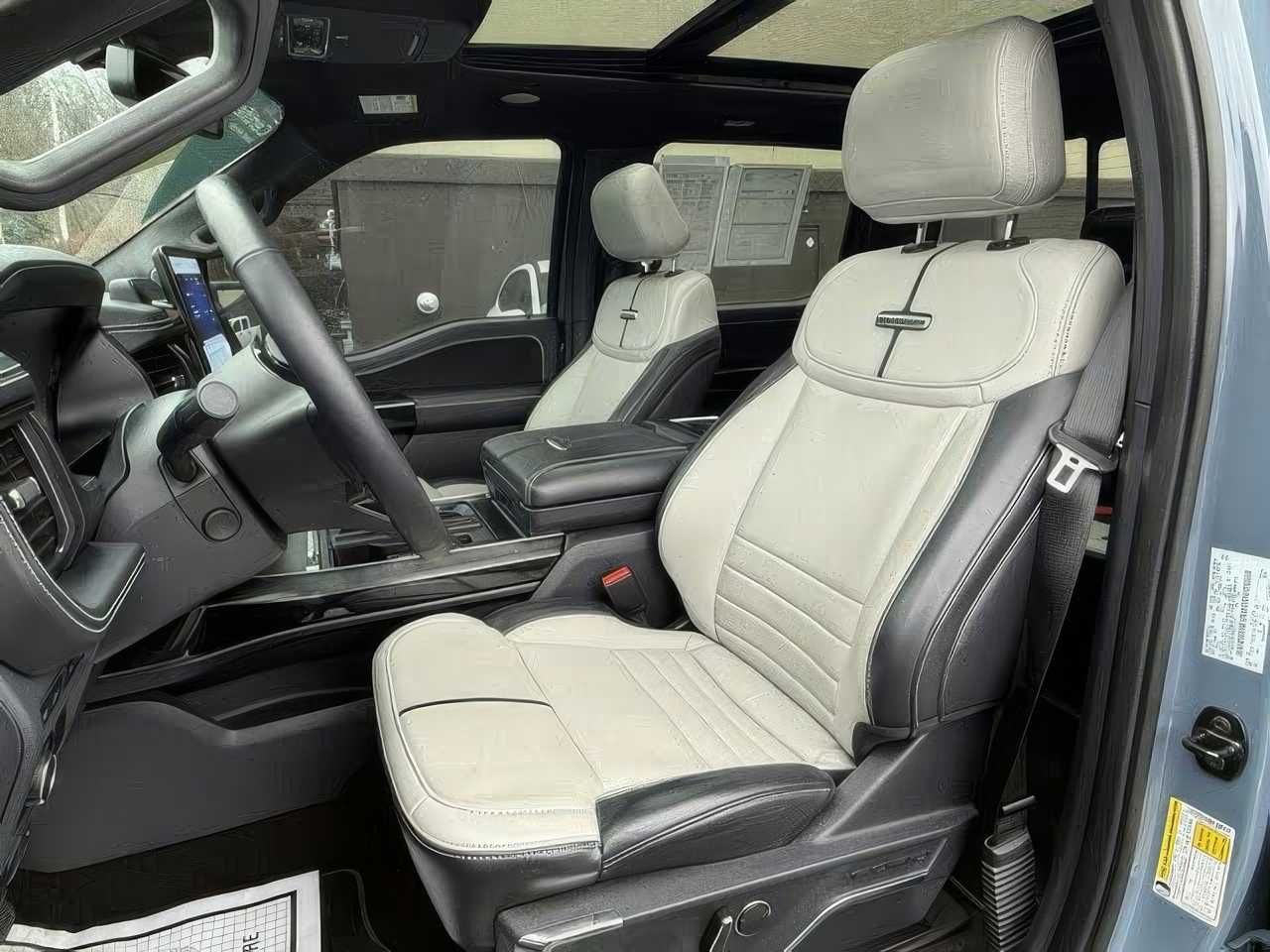 2023 Ford F-150 Lightning Platinum SuperCrew