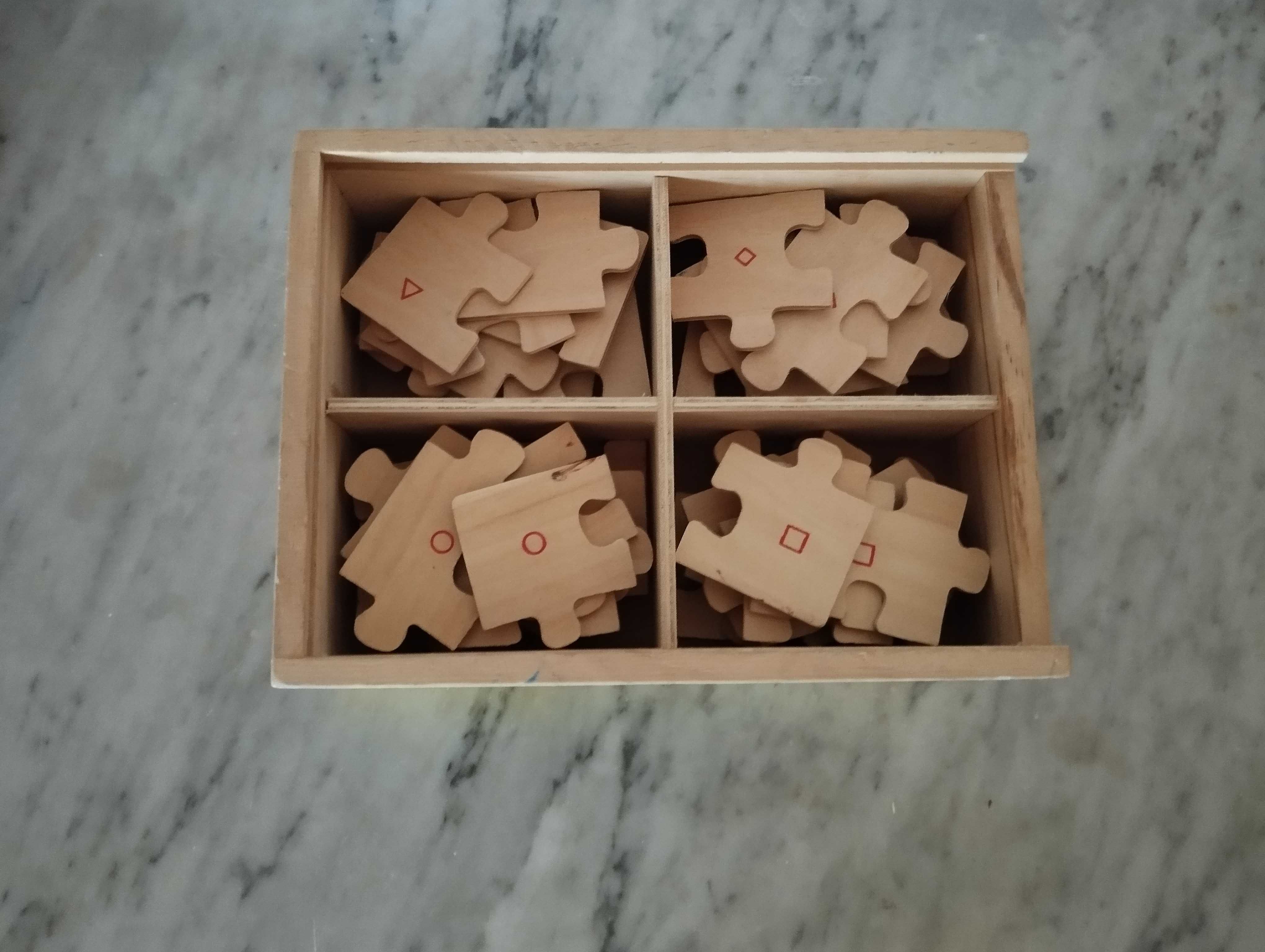 4 puzzles de madeira