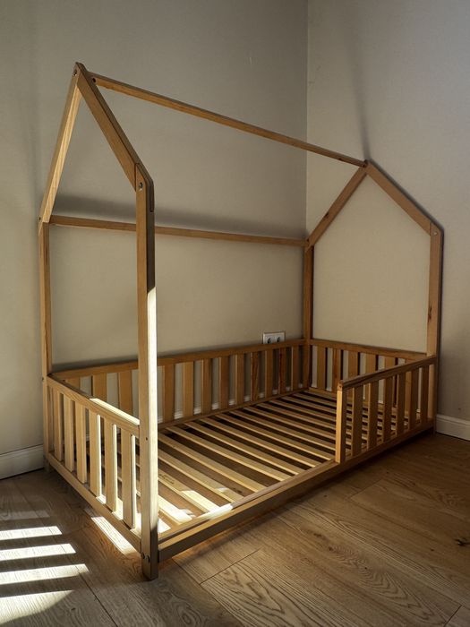 Łóżko domek Montessori drewniane 140x70