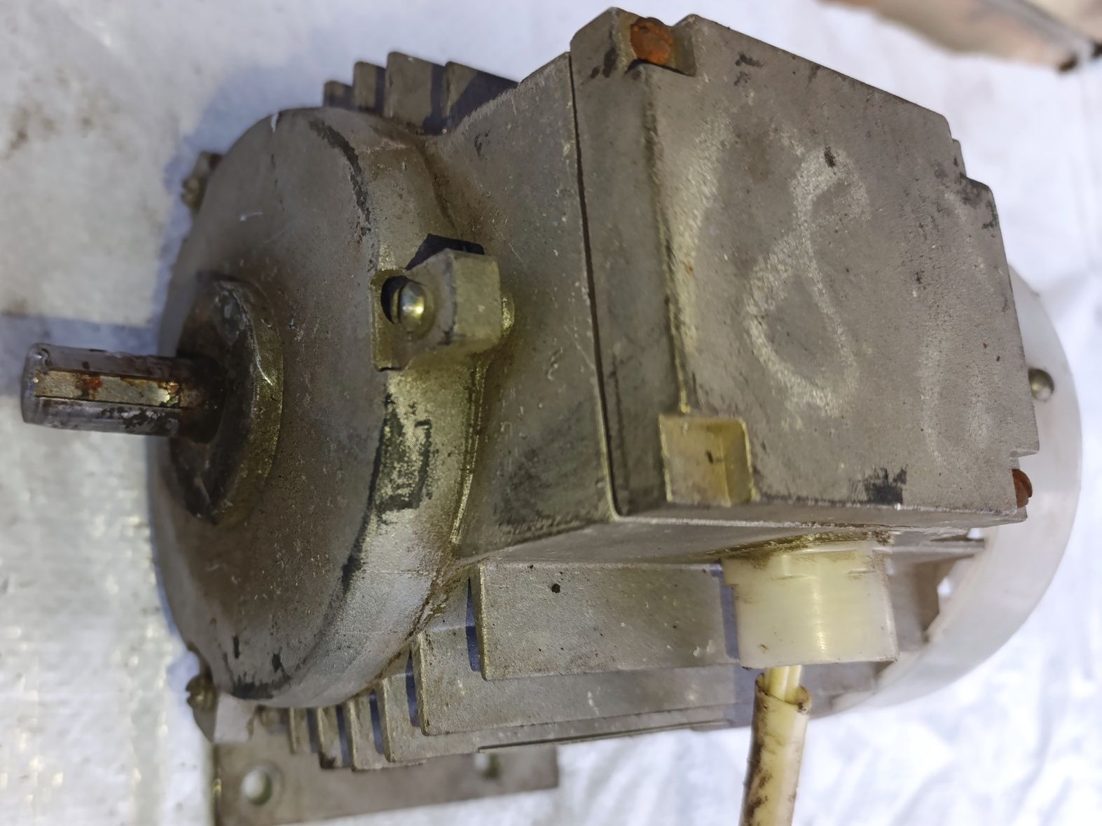 Продам Асинхро́нний електродвигун 0.25 kw