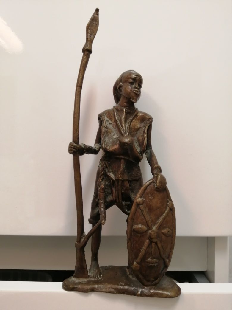 Figura em bronze