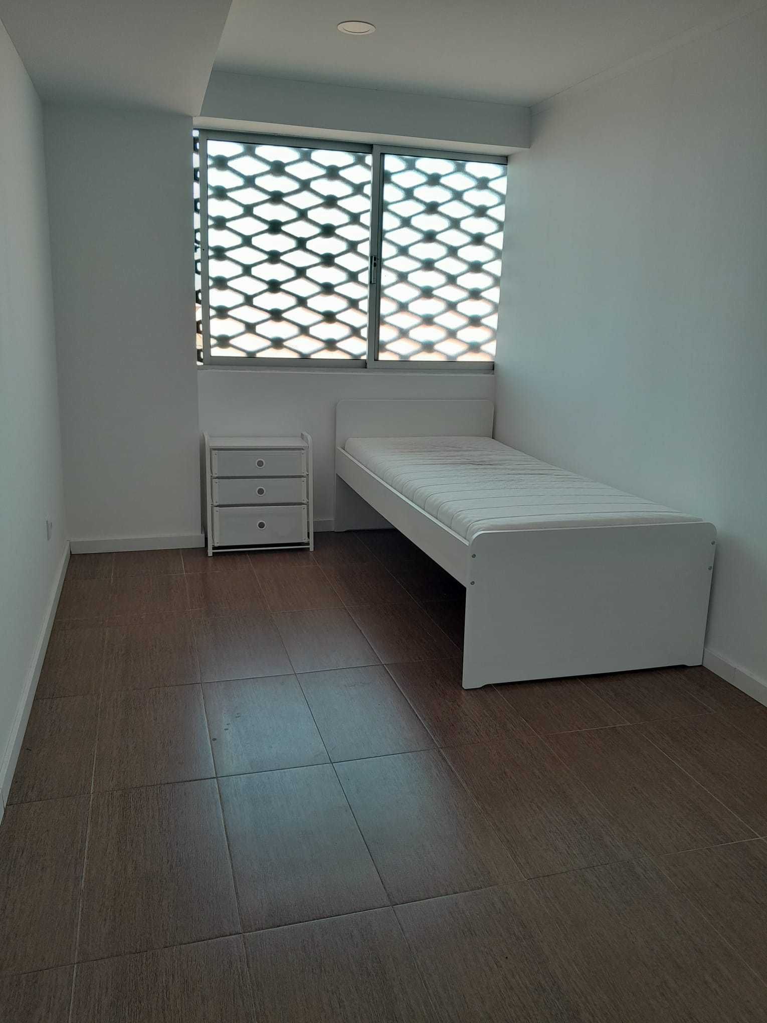 ARRENDA QUARTO SO PARA HOMENS